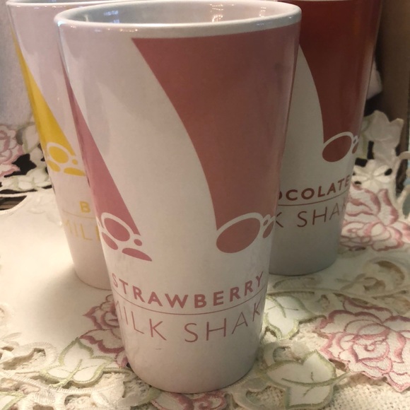 DONATED Three vintage ceramic milk shake glasses 5.5”x3.25” - Picture 2 of 13